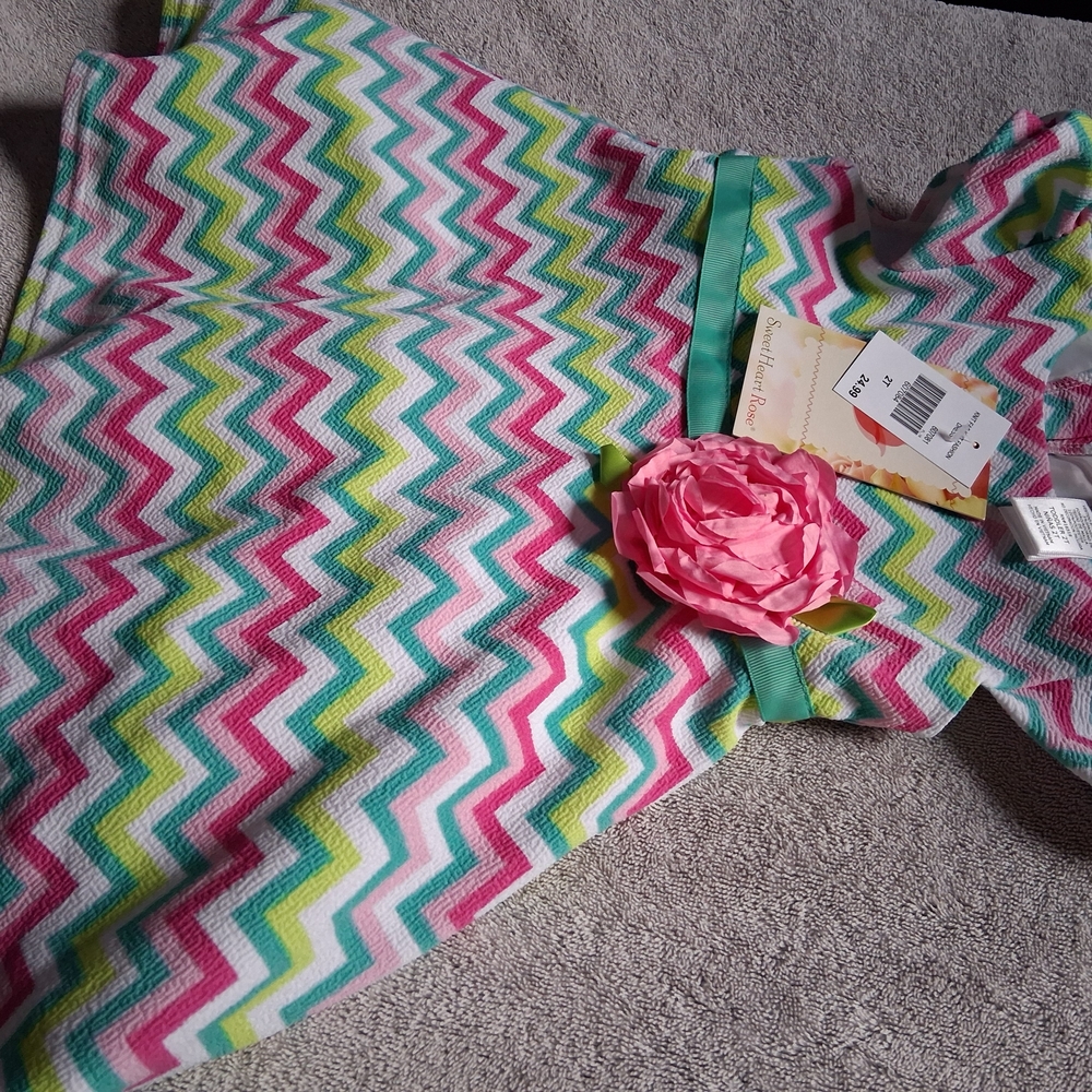 Sweet Heart Rose Chevron Dress with Pink Flower